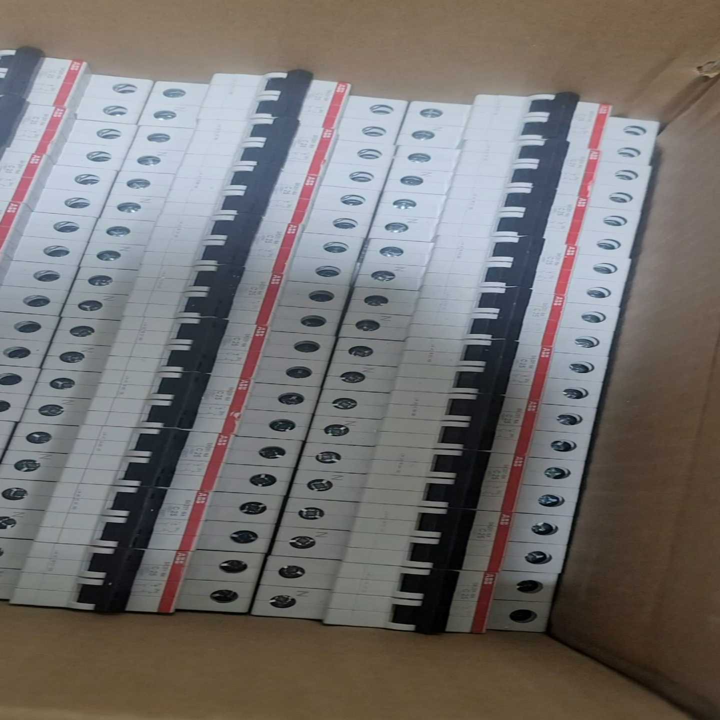 议价ABB空气开关S20K1-NA:C25现货/维修