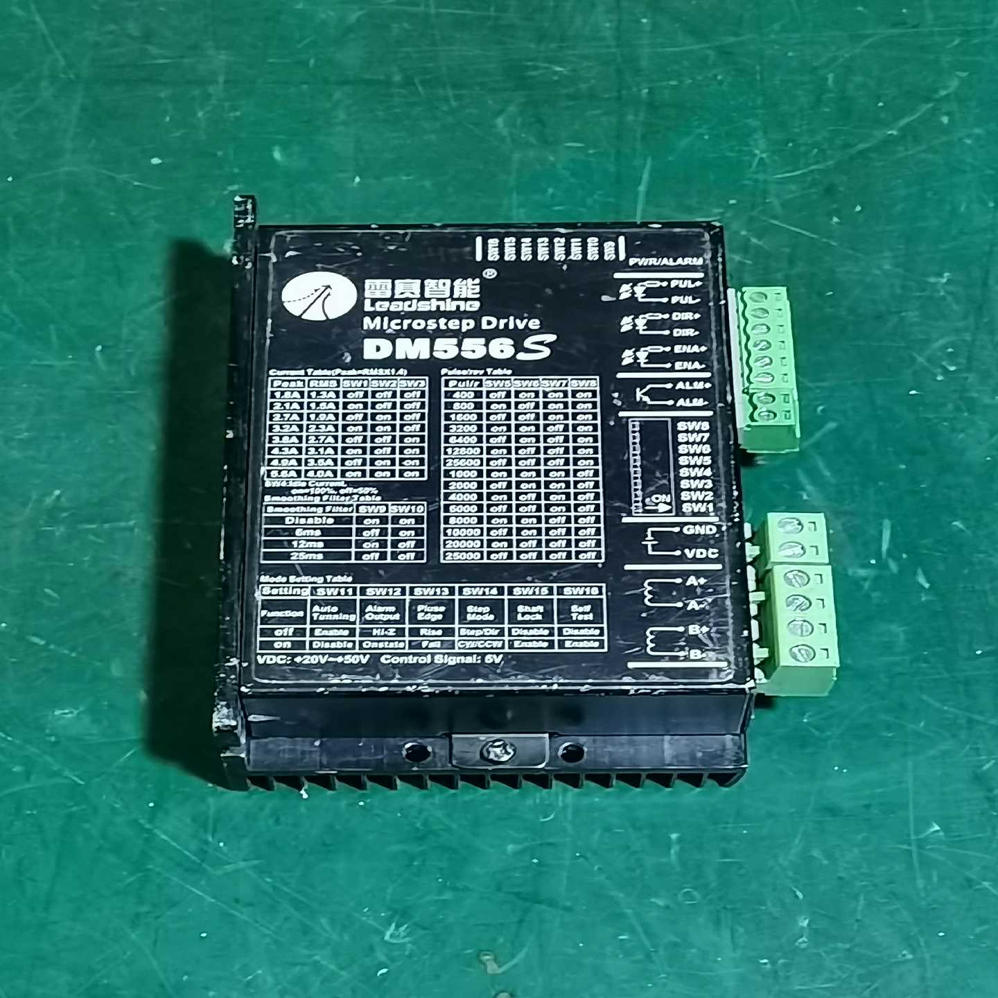 雷赛步进驱动器，型号DM556S，功能，成色如图所示，询价