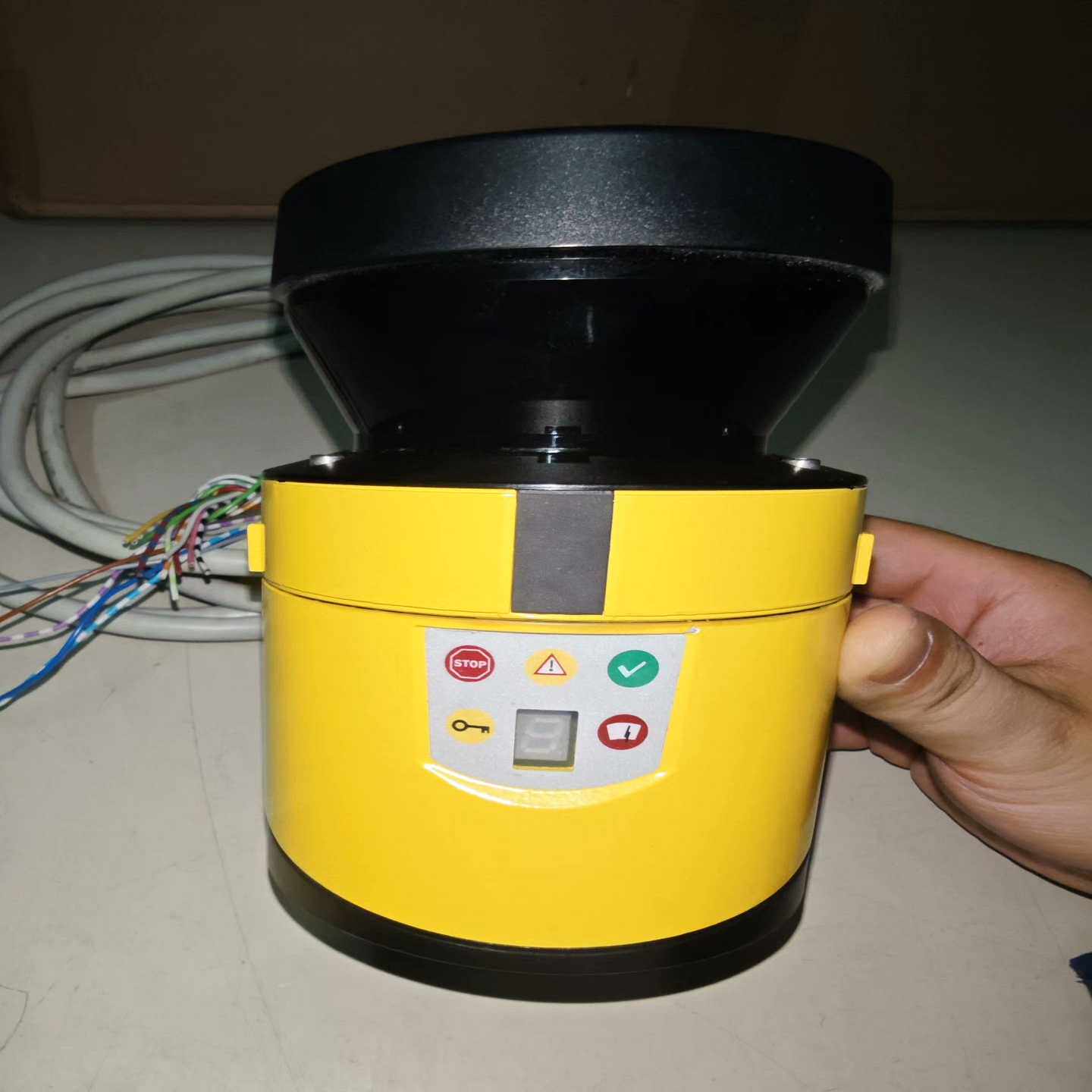 SICK激光扫描仪S30B-3011DA，未使用过。