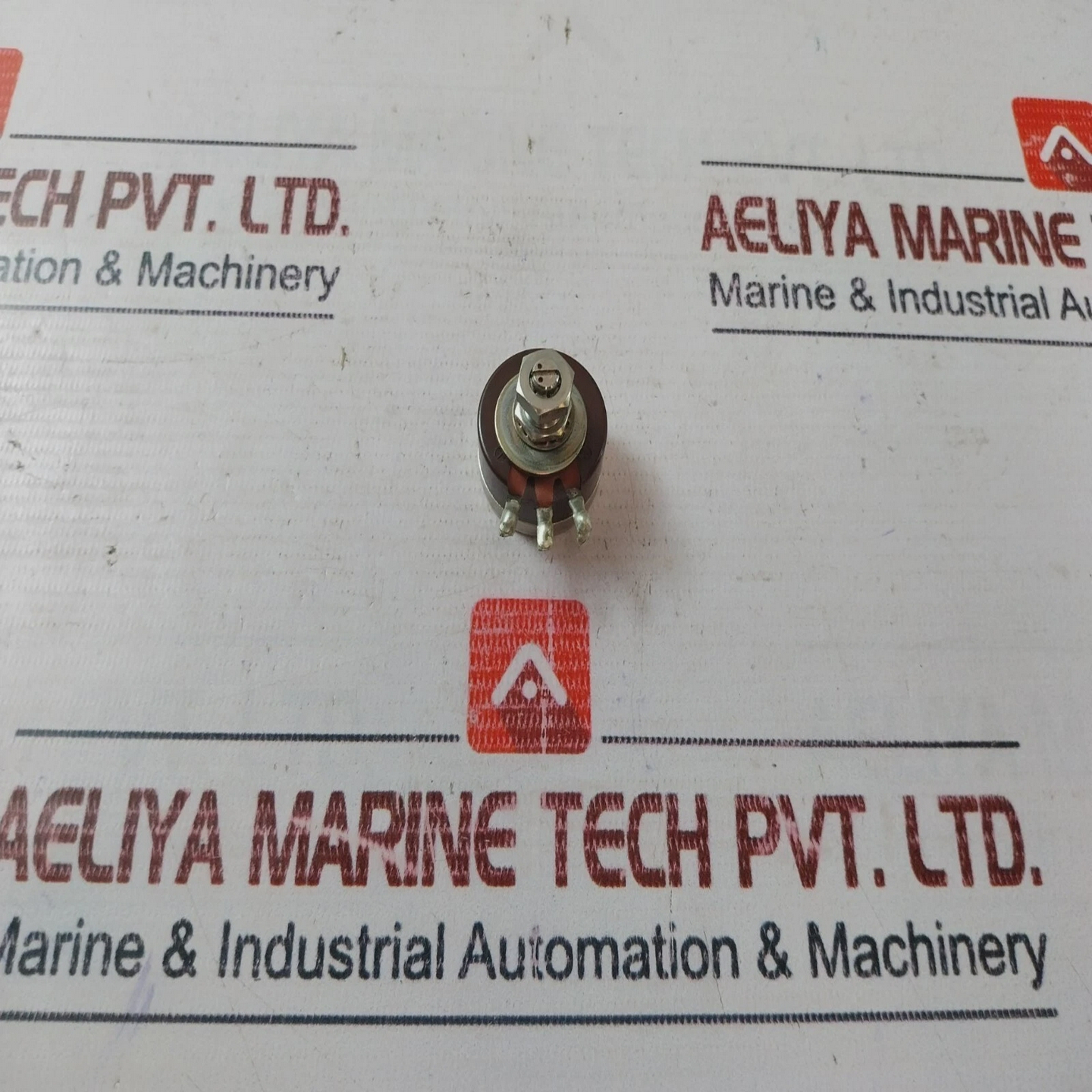 TOKYOCOSMOSRV30YL15SCarbonWoundPotentiometerShaftLoc