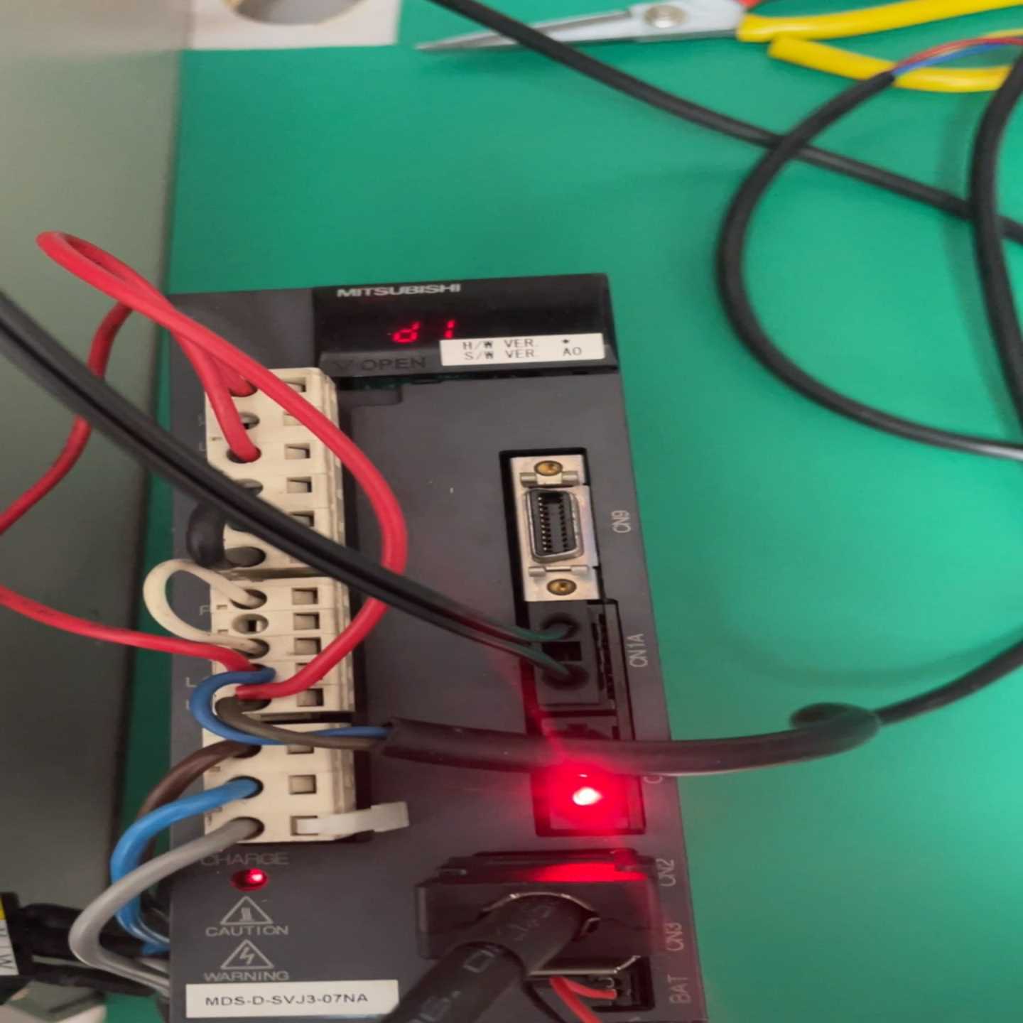 三菱伺服电机HF105S和刀库驱动器MDS-D-SVJ--议价商品