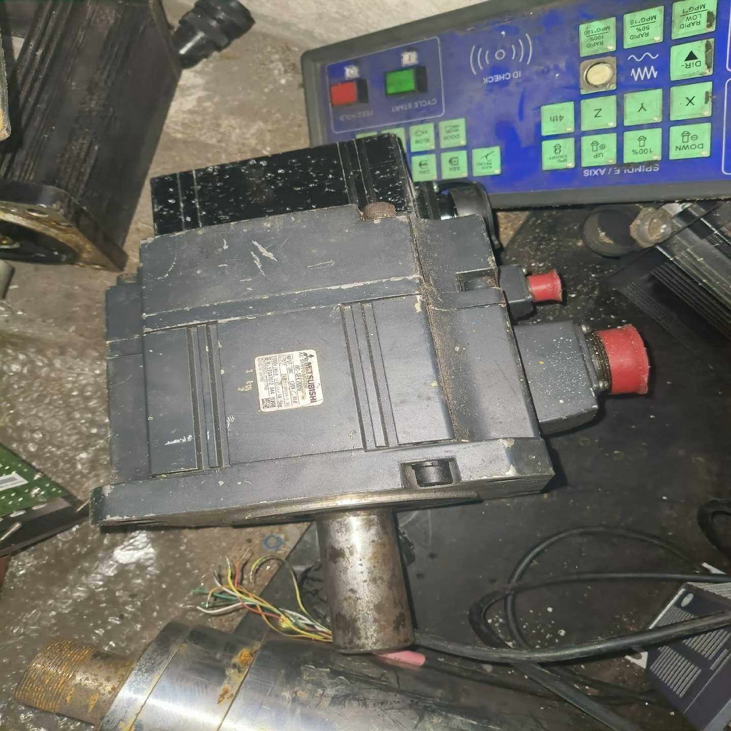 2KW伺服电机HC-SFE202B，东西如图改动过，转动询价