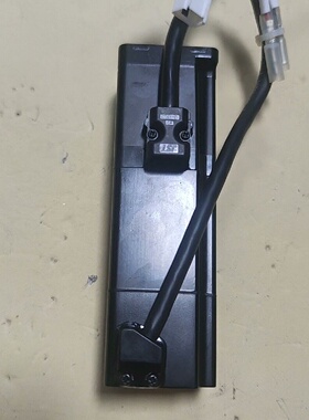 强安川机器人电机SGMAV01ANAYR1524年生产