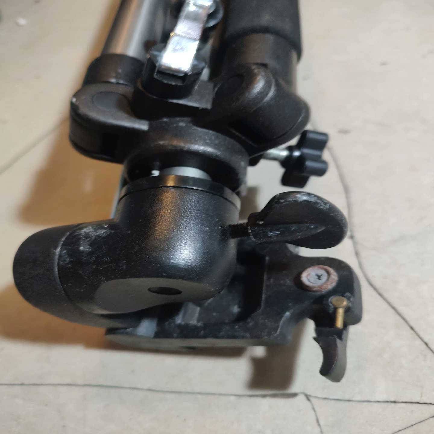 FT660A富塞尔三脚架，成色好功能正常带快装板。询价