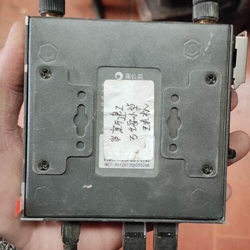 议价贝锐蒲公英R300A4G工业路由器轻使用痕迹功能完好议价