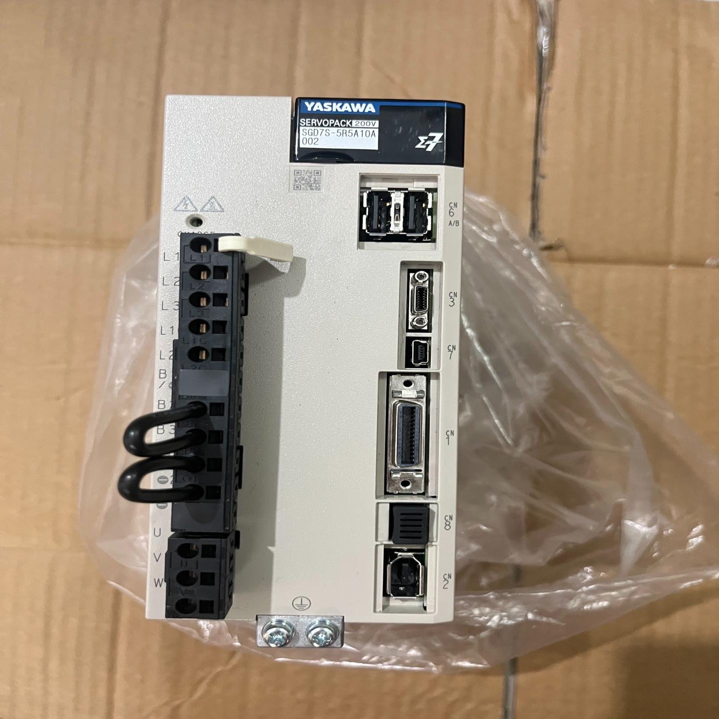 安川伺服驱动器SGD7S-5R5A10A（佳毅工控）