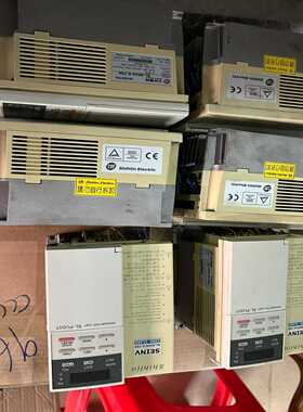 士林变频器SL-E024-0.75K220V，货