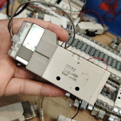 拍前询价：SMC电磁阀VF31303G102110V电压日本原装