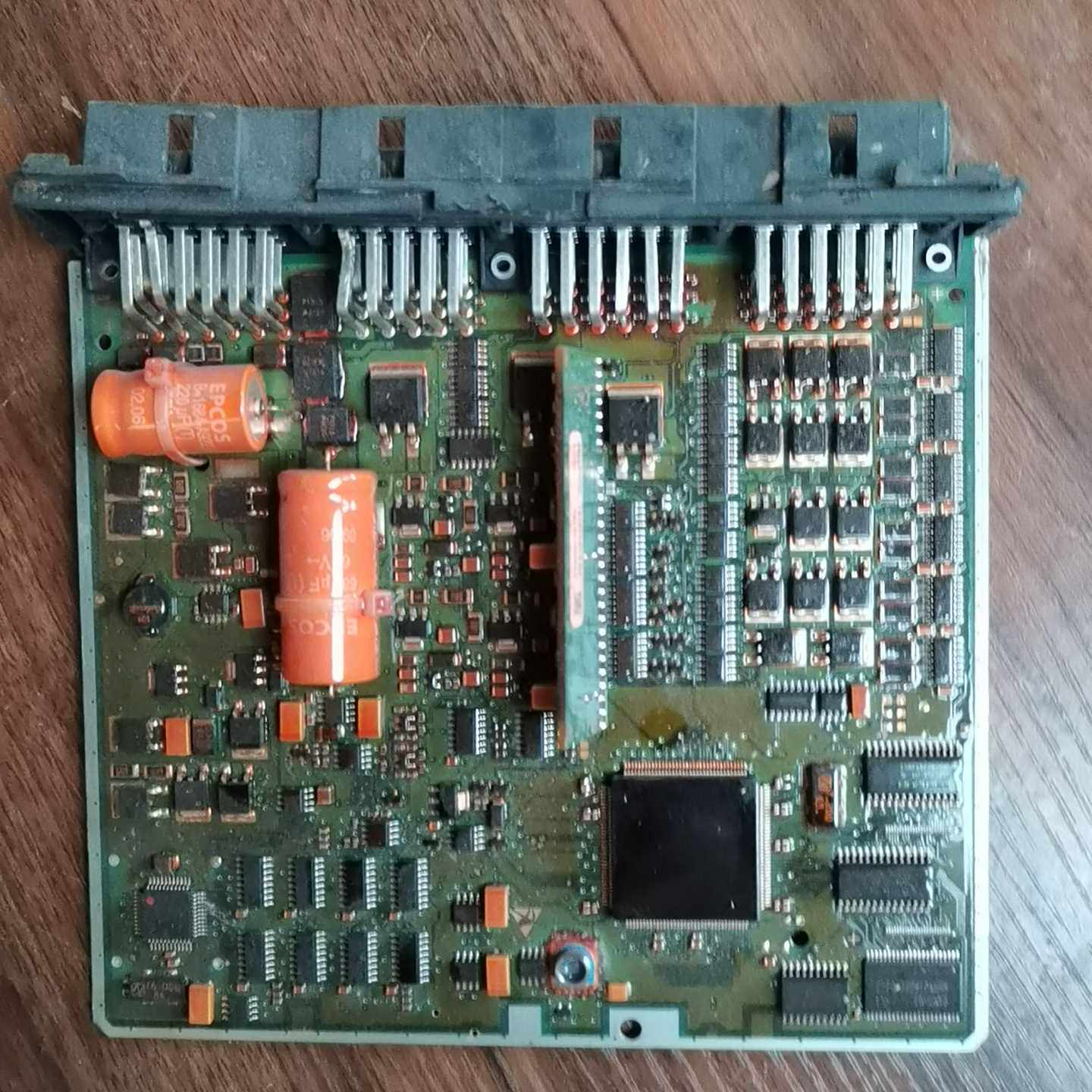 （议价）STMicroelectronics意法半导体ST10F2