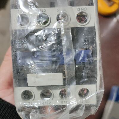 议价CJX22510交流接触器220V线圈40A额议价