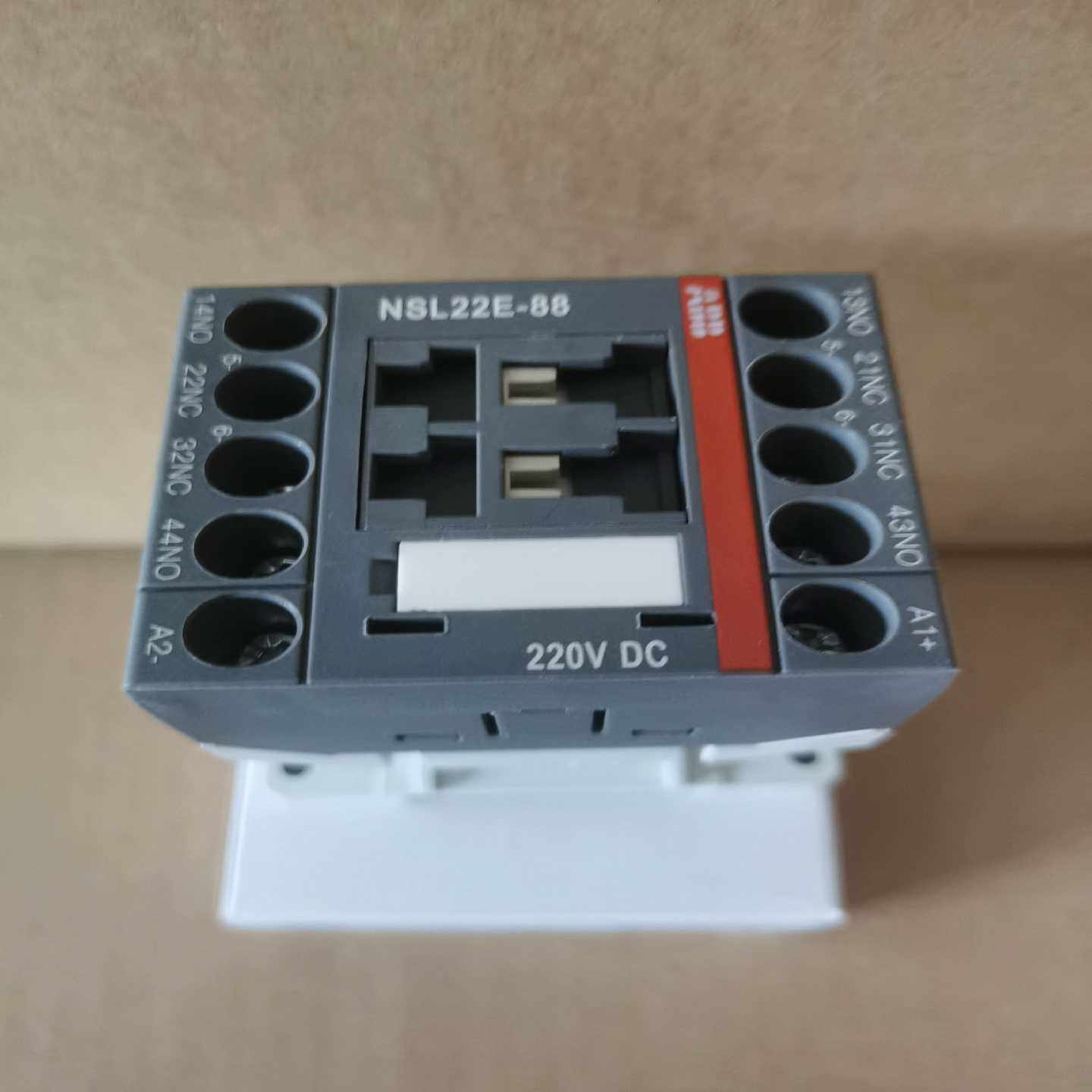 询价~ABB直流线圈接触器 NSL22E-88，220VDC