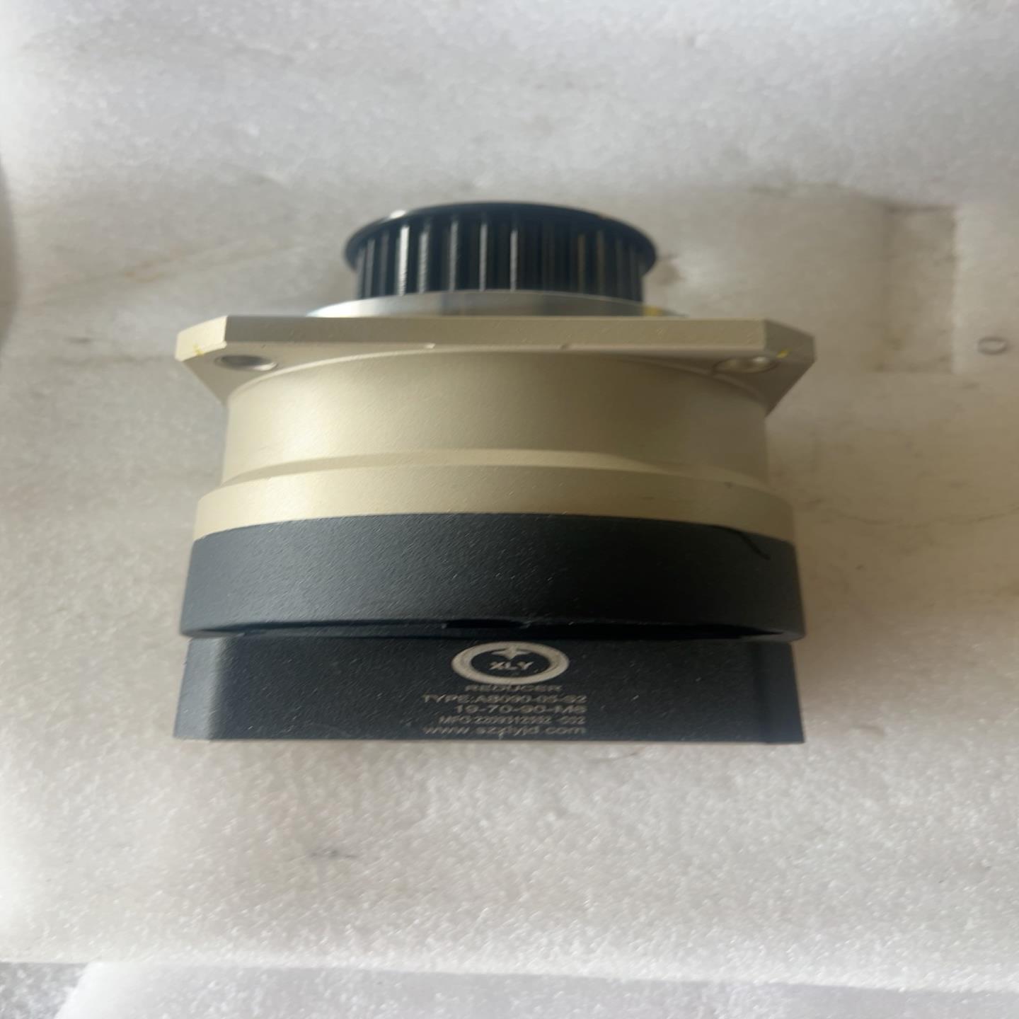 #减速电机XLY新立盈行星减速机AB090-05-S2--议价商品