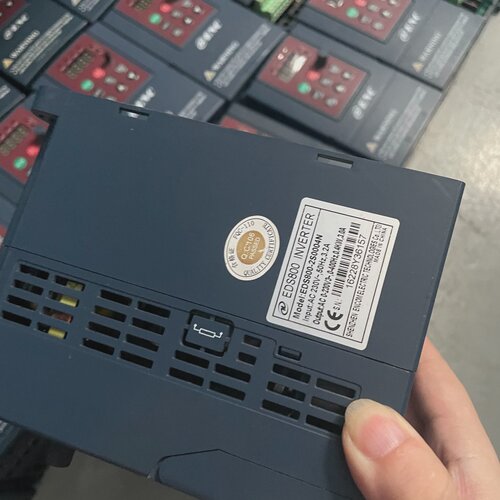 询价-易能变频器0.4KW测试好EDS8002S0004N