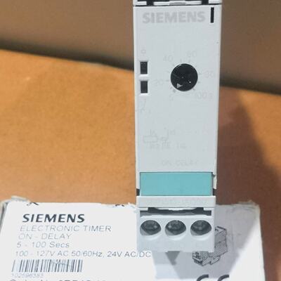 2PCS LOTSIEMENS 3RP15131AQ308K Electronic Timer OnDelay 1001