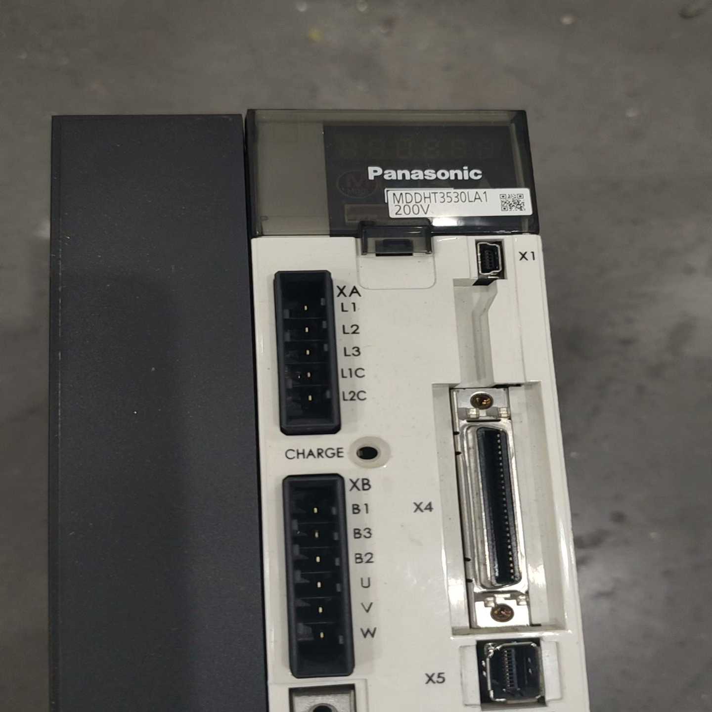 MDDHT3530LA1，松下1kw直线电机驱动器，成色如图--议价商品