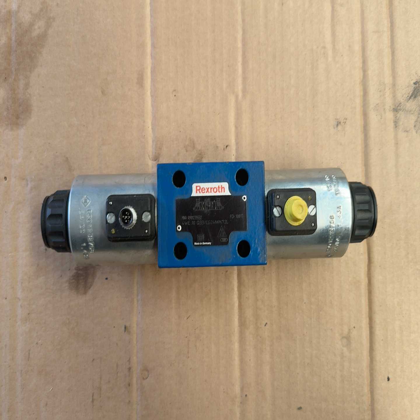 力士乐电磁阀4WE10Q33/CG24N9K72L一个R90询价