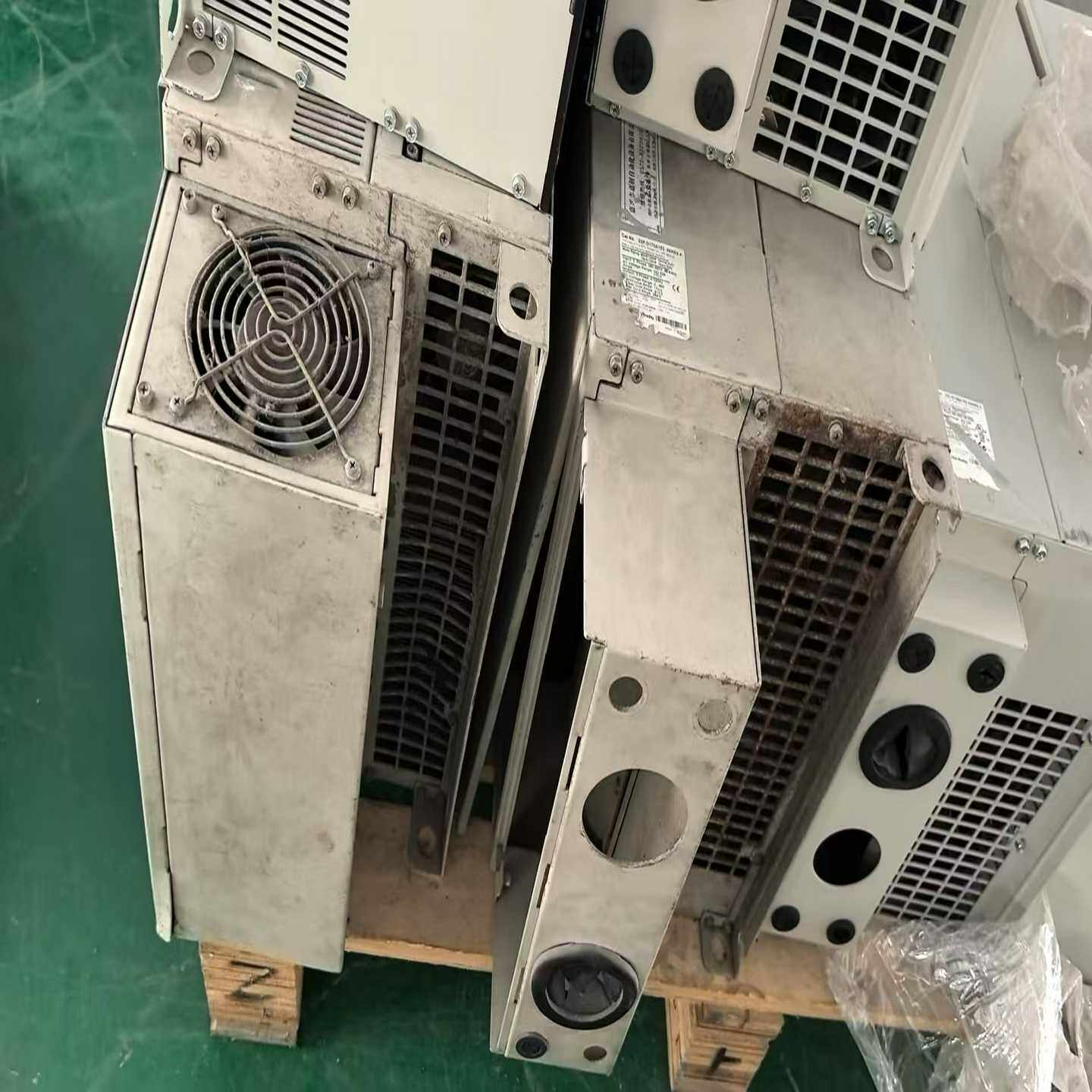 AB变频器90KW22C-D170A103有点旧