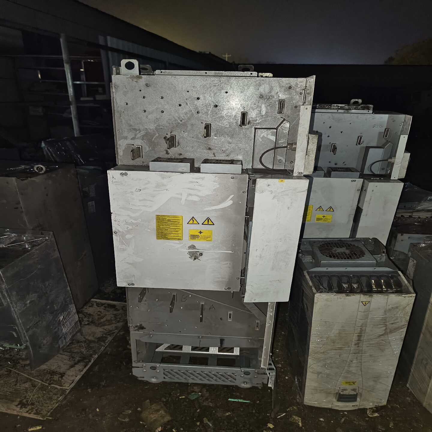 库存ABB变频器ACS580-04-585A-4外观完整功能询价