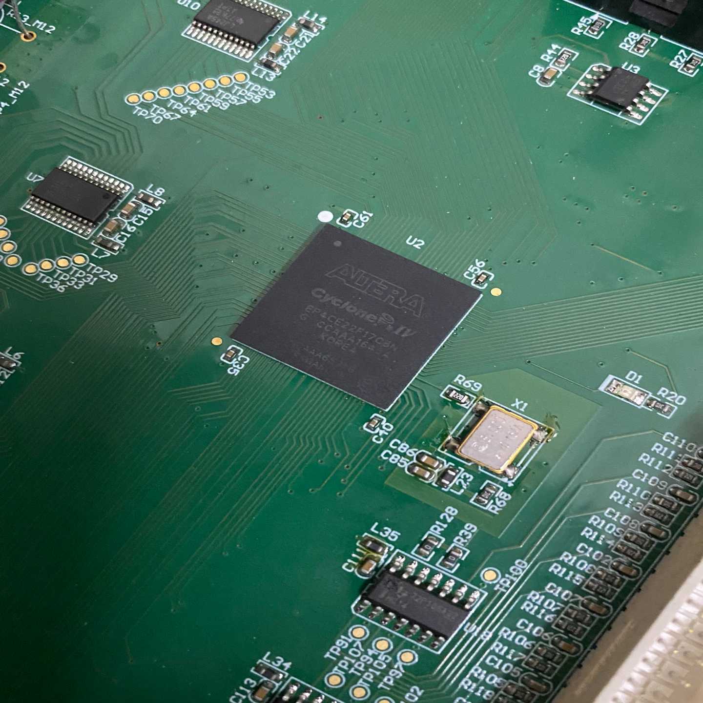 EP4CE22F17C8N芯片漂亮整板两张，的联系询价