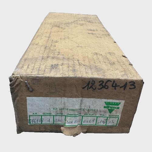 VISHAY SFERNICE 676178 Resistance RSO 0.68 Ohms 30X250