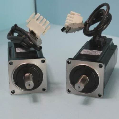 YASKAWA SERVO MOTOR SGMAH04ABAB1 400W 1PCS Used Free Expedit