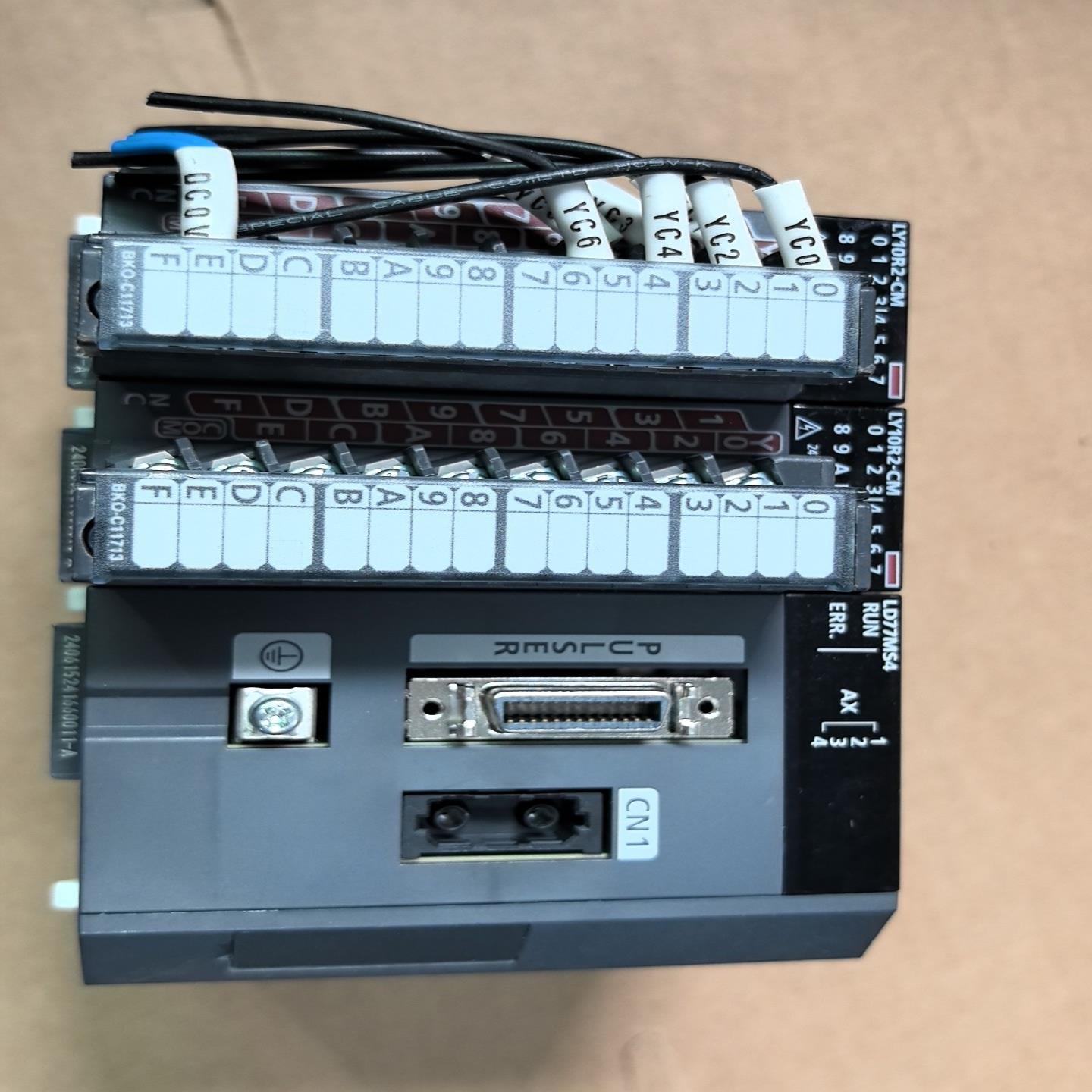 三菱LD77MS4 成色如图 带两个小模块 后盖板 LY10，议价