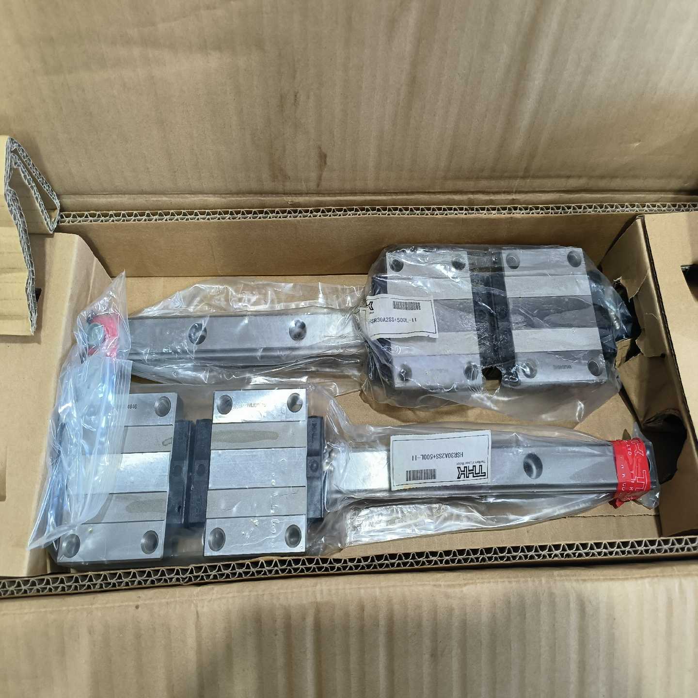 询价全新THK直线滑块滑块HSR30A2SS500L-II原