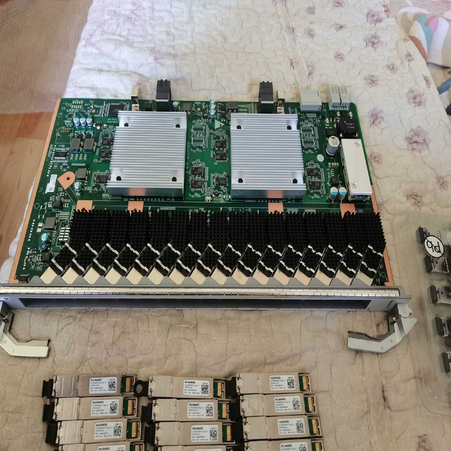 询价~华为CGHF，的901板本带模块有的联系我吧