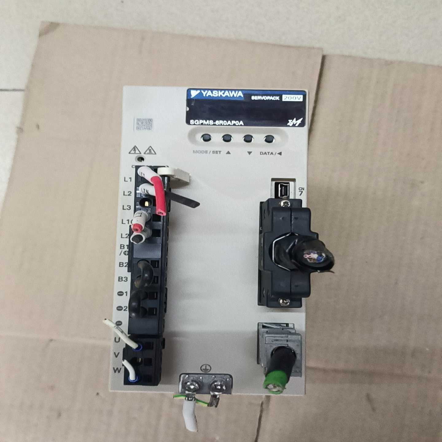 YASKAWA安川伺服驱动器SGPMS-6R0AP0A--议价商品