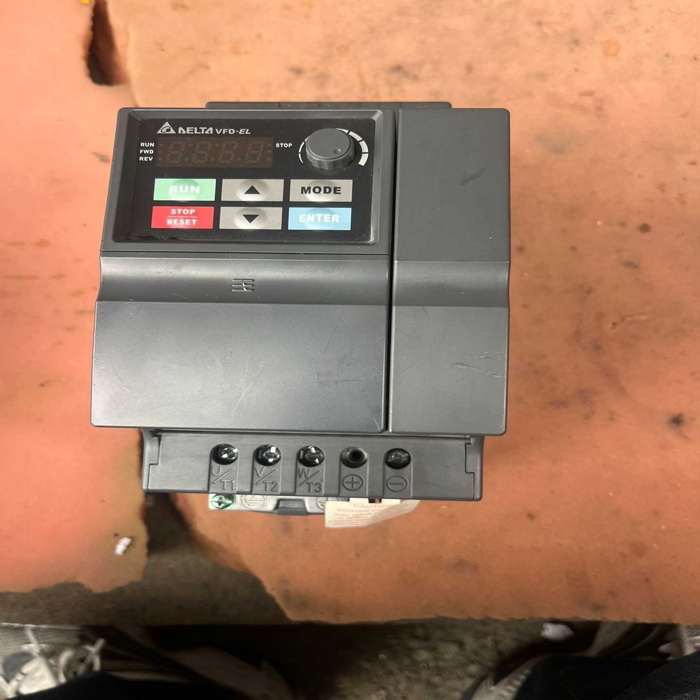 VFD015EL21A变频器，变频器，1.5KW220