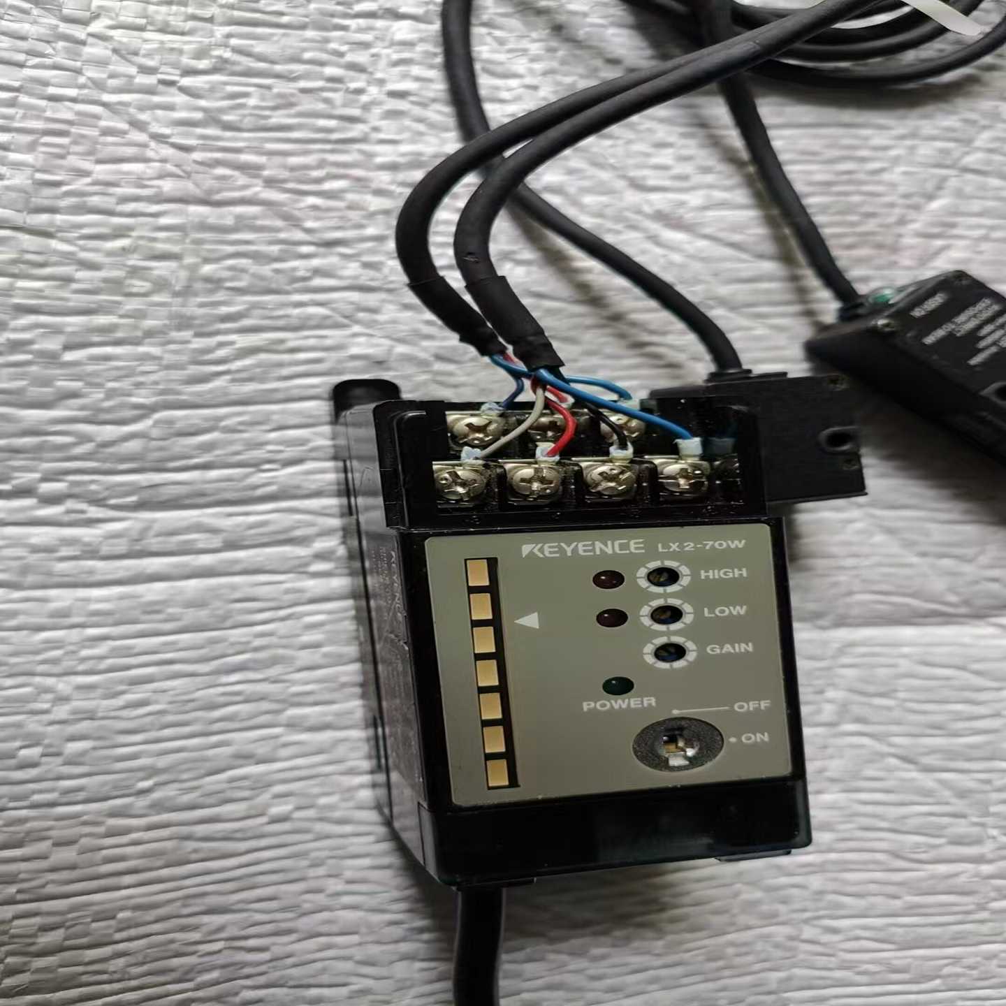 询价KEYENCE基恩士激光传感器LX2-70W，配2个LX2-