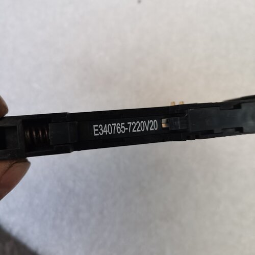 询-SEW0D081C28211944看着像是没用过的成色