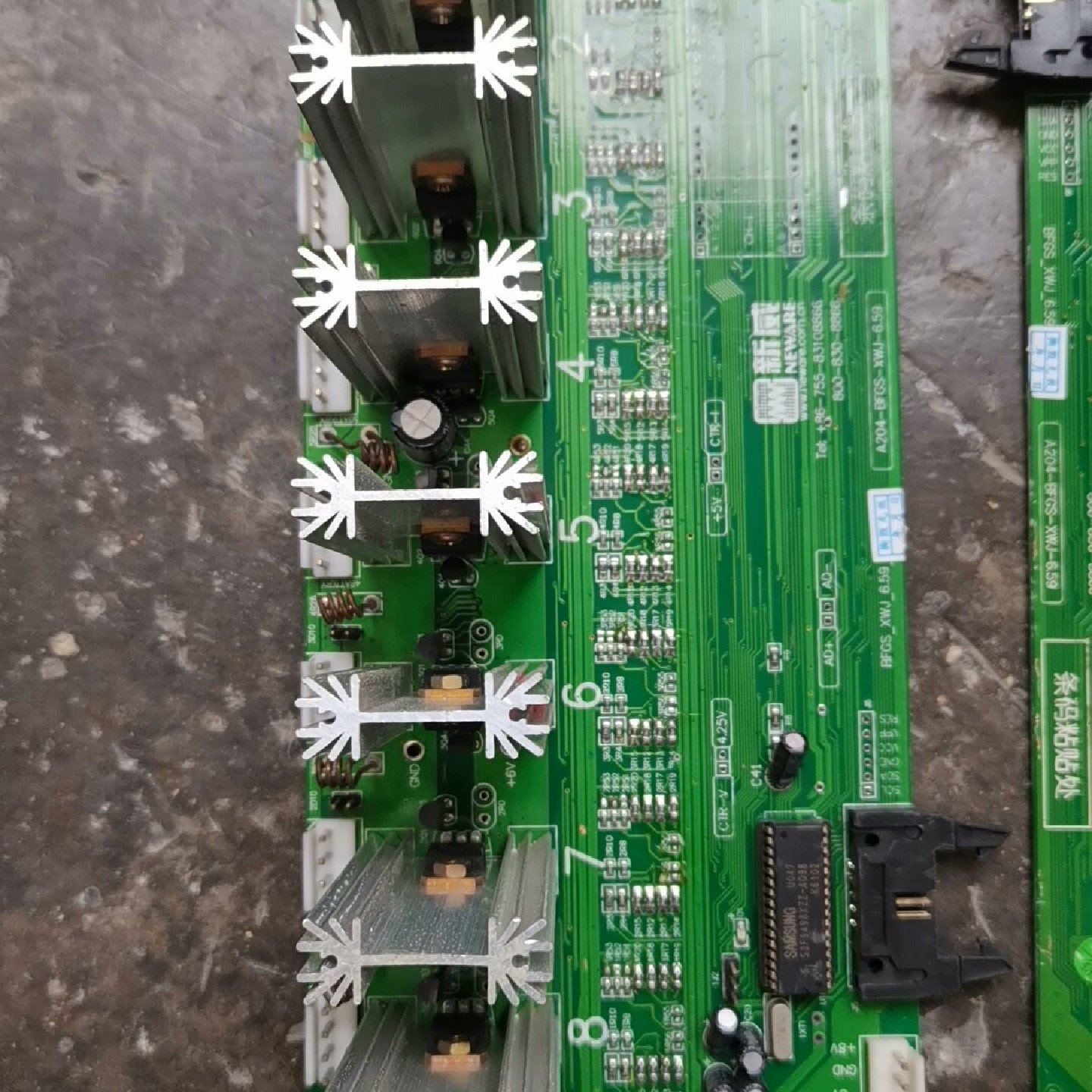 新威工业批量拆机出来的分容柜电池化成分容柜8路拆机六张-议价,电子元器件市场,其他物联网器材,淘宝优惠券,粉丝福利购,淘宝优惠卷