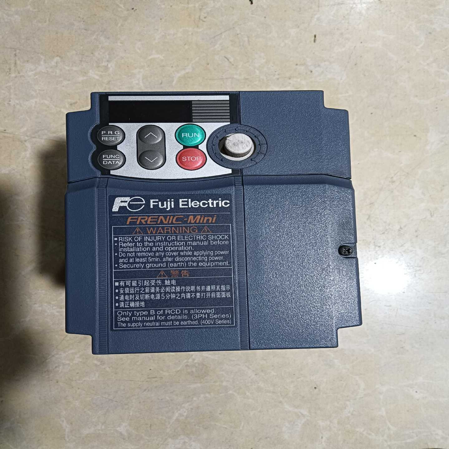 FRN0004C2S-4C富士变频器，成色如图，质量适用