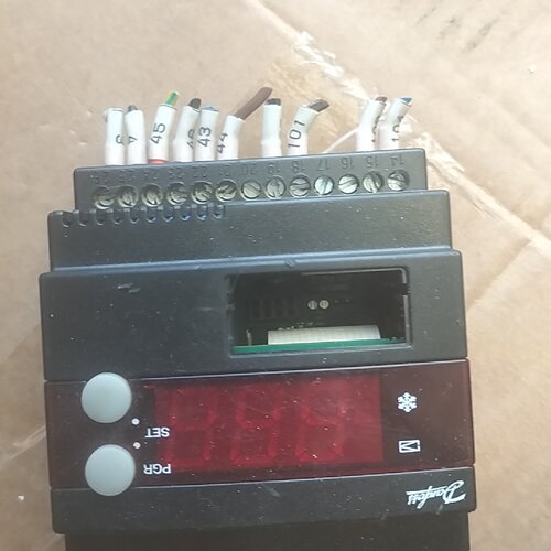 丹佛斯EKC312电子膨胀阀控制器，型号084B7250议价