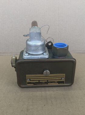 Detroit Switch 22210 Control Switch Gaylord 10105 Thermostat