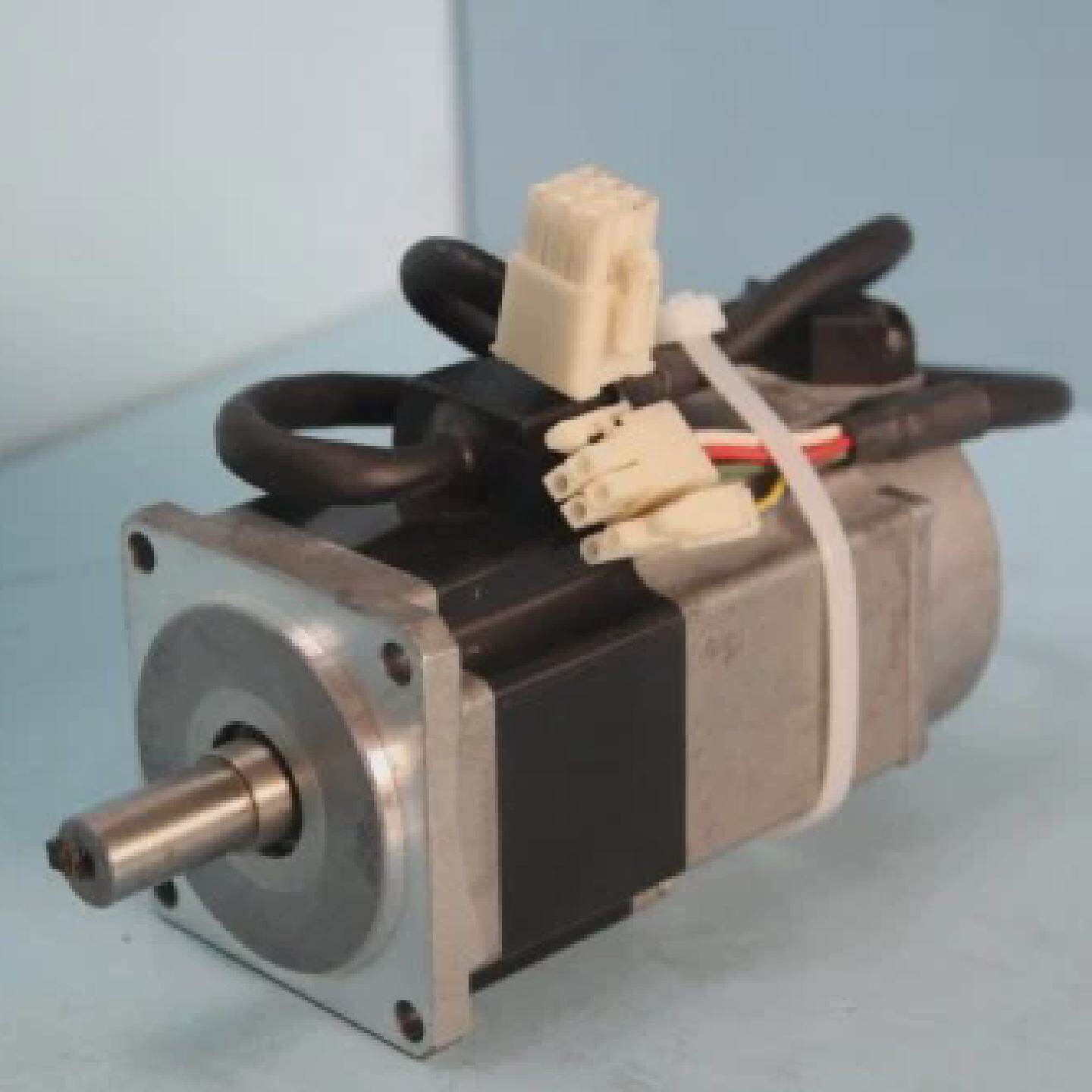洛克韦尔ACSERVO发动机CSMT02BB1ABT3200W1件二手免加急送货