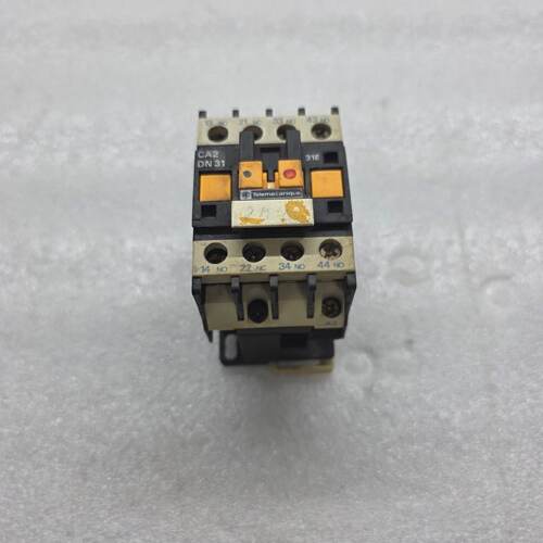 TELEMECANIQUE CA2 DN 31 CONTACTOR 220240V