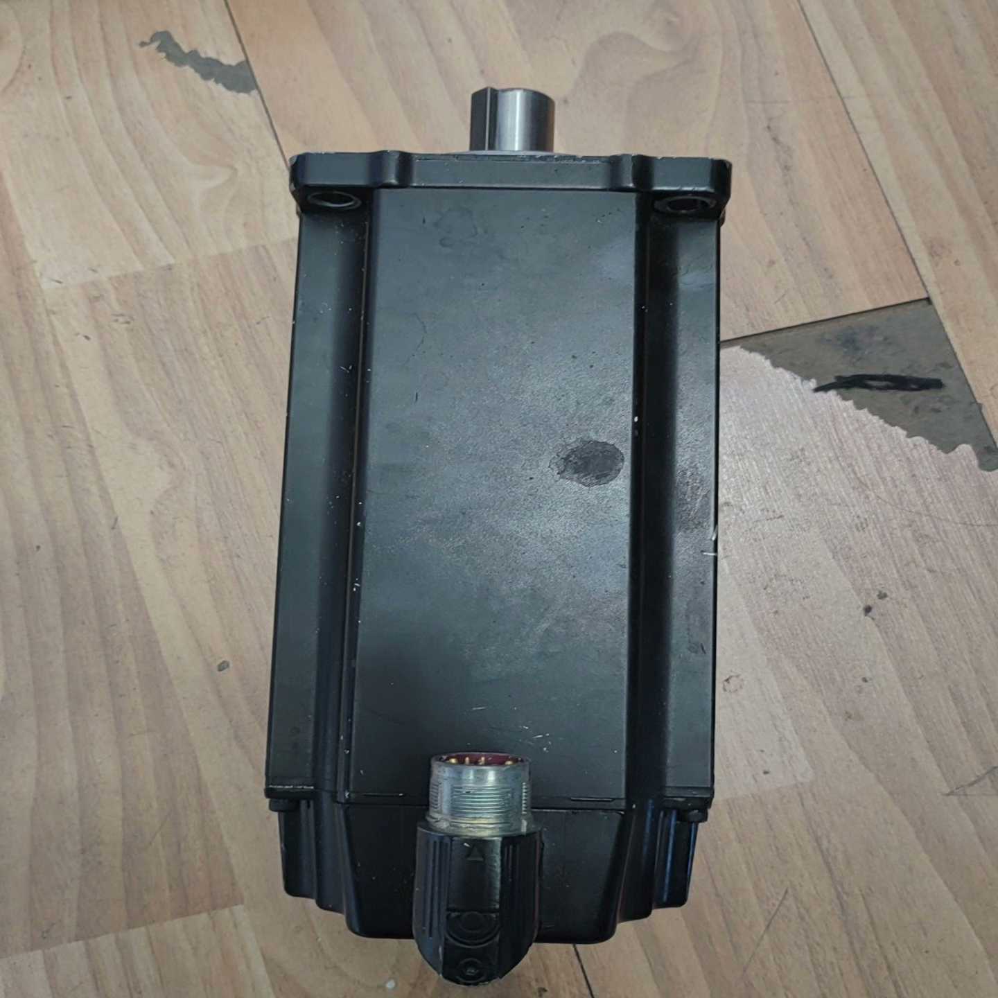 AB伺服电机CATVPL-B1304E-PJ14AA--议价商品