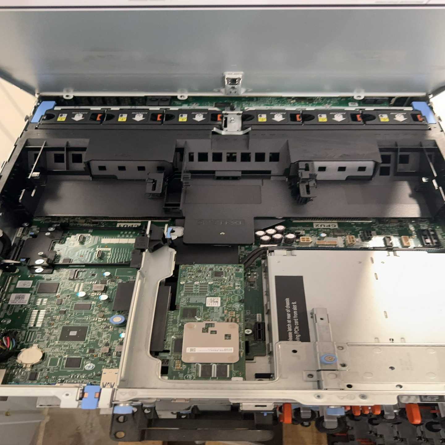 询价~戴尔R740xd 24盘2.5寸 双750w双散热器 h73