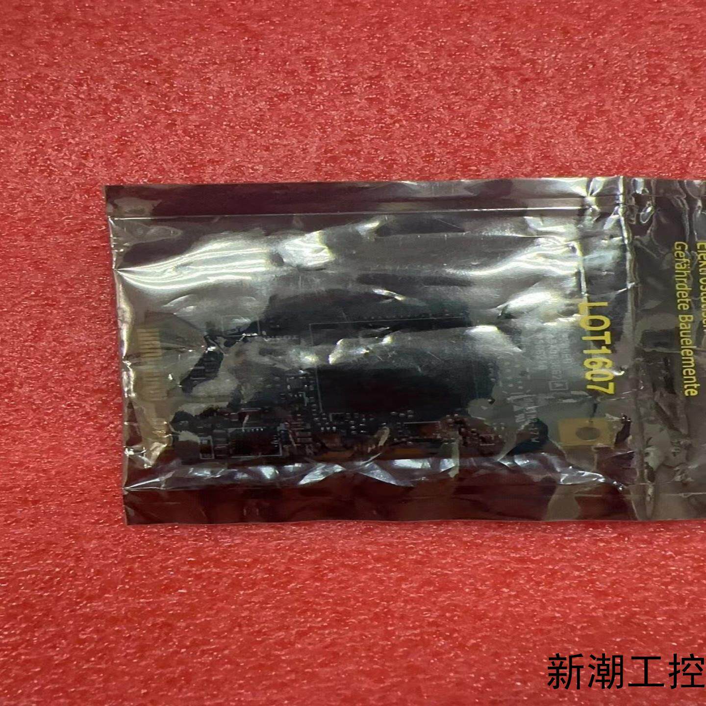 TOSHIBA   THNSNJ512GMCY内存卡模块现货议价商品