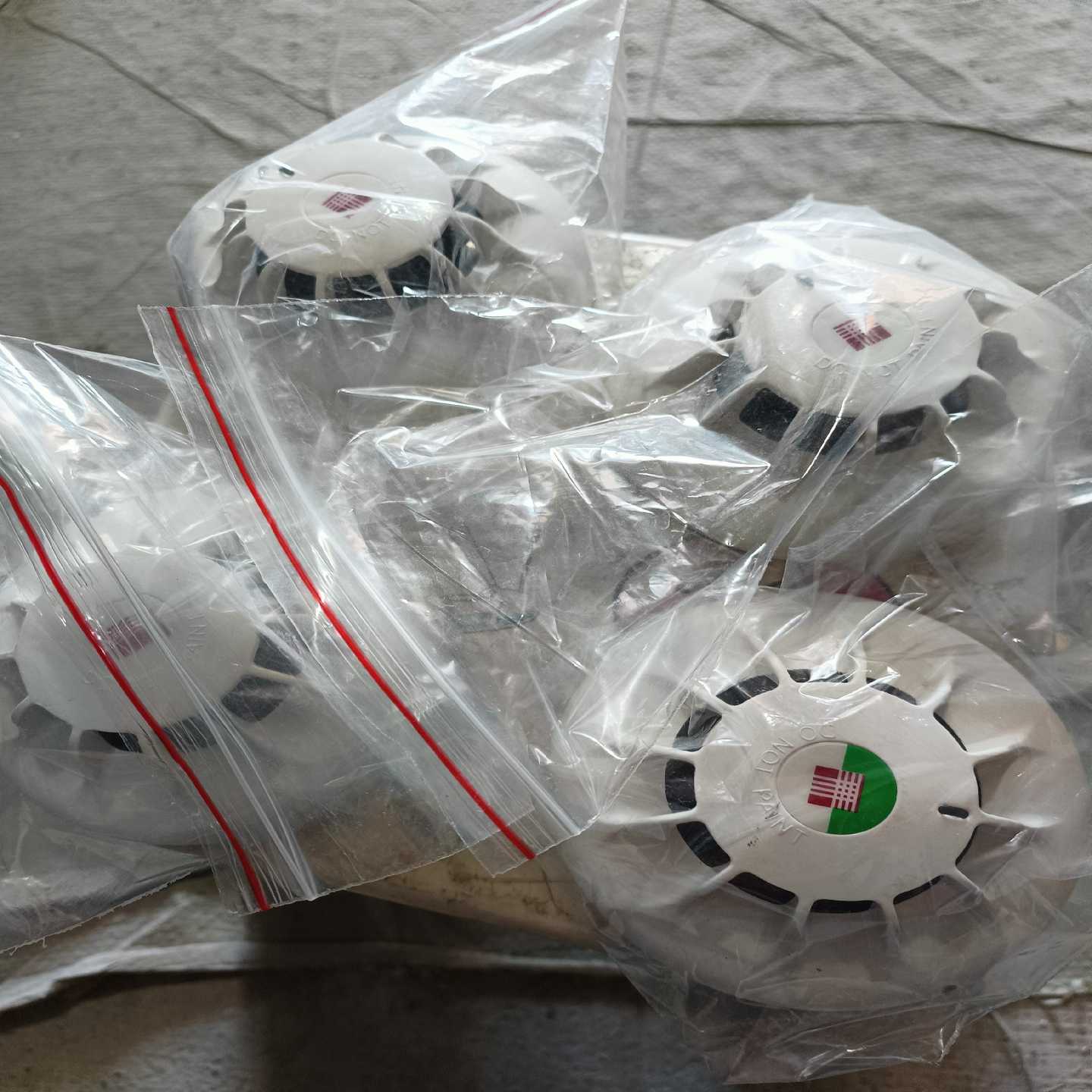 泰科601PH探测器，3个。设备，成色如图，没有底座。有询价