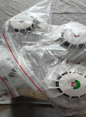 泰科601PH探测器，3个。设备，成色如图，没有底座。有询价