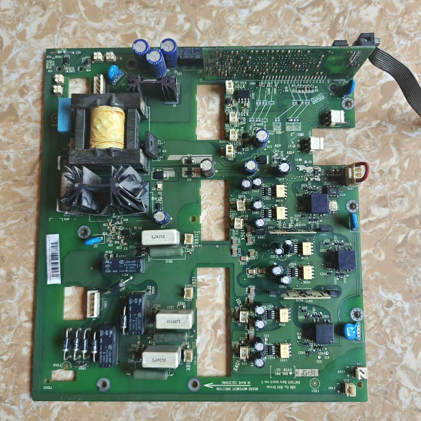 询价ACS800大功率驱动板，型号RINT-5611C，成色如图