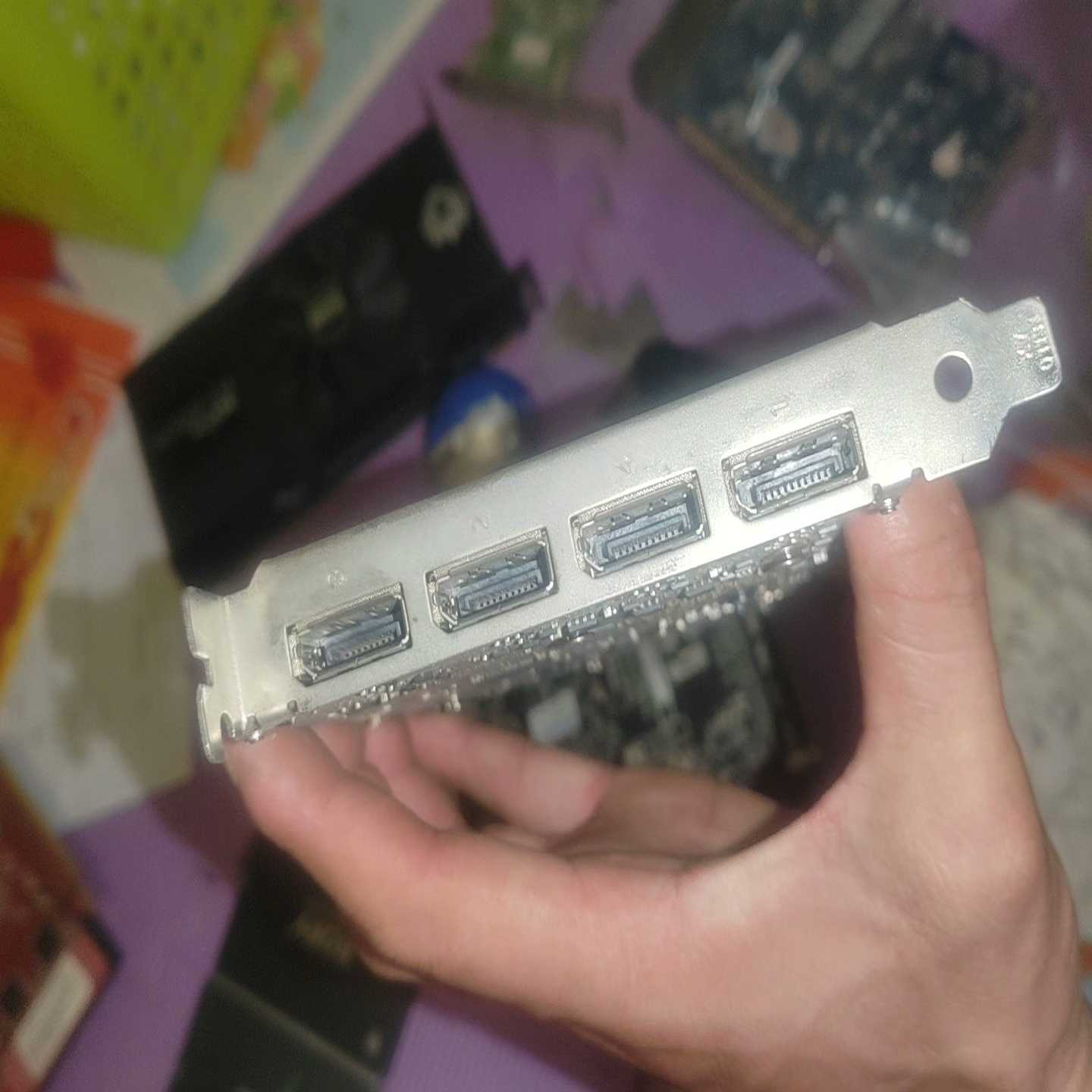 QUADRO NVS 450四屏卡，四个dp口，3个，标~询价