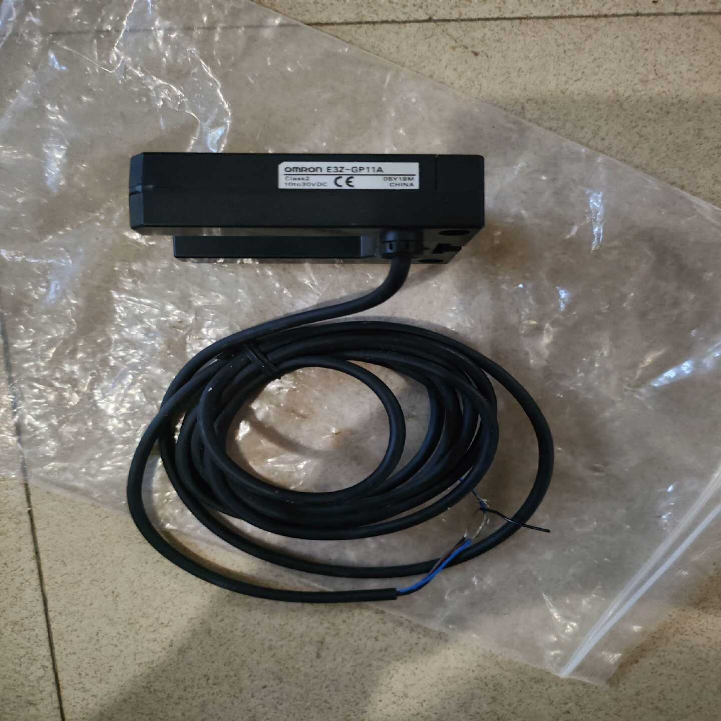 议价光电开关E3Z-GP11A槽形传感器就一个现货/维修