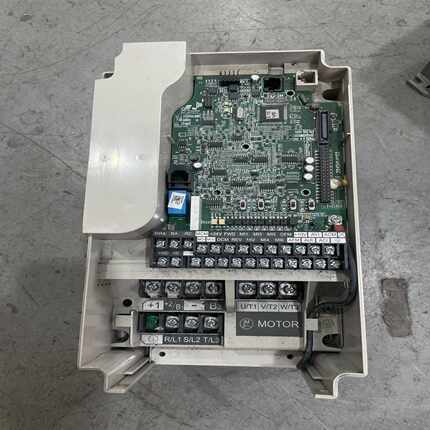 咨询-台达变频器VFD037V43A-2实图拍摄没有盖子和面板测