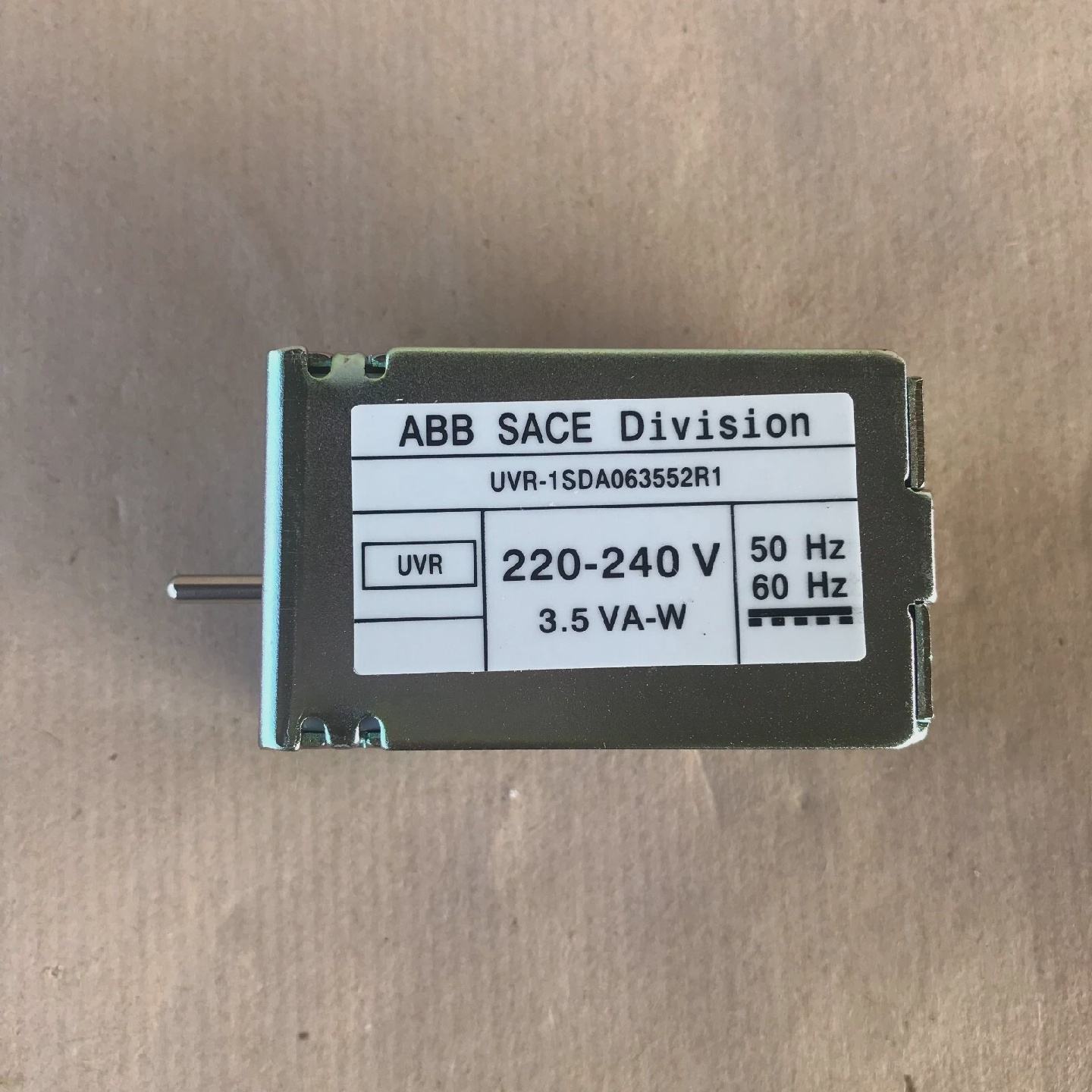 ABB UVR1SDA063552R1 UNDERVOLTAGE RELEASE 1SDA063552R1 - 实物图