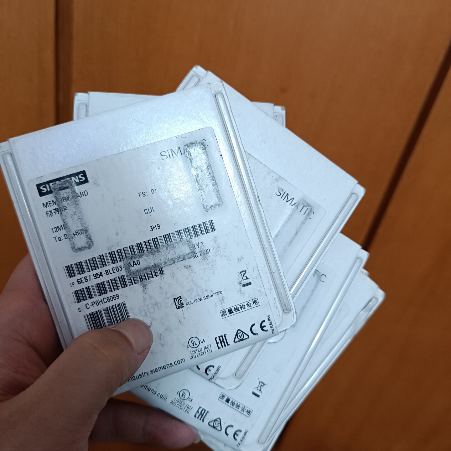 全新西门子SIMATIC内存卡，型号6ES7 954-8LE--议价商品