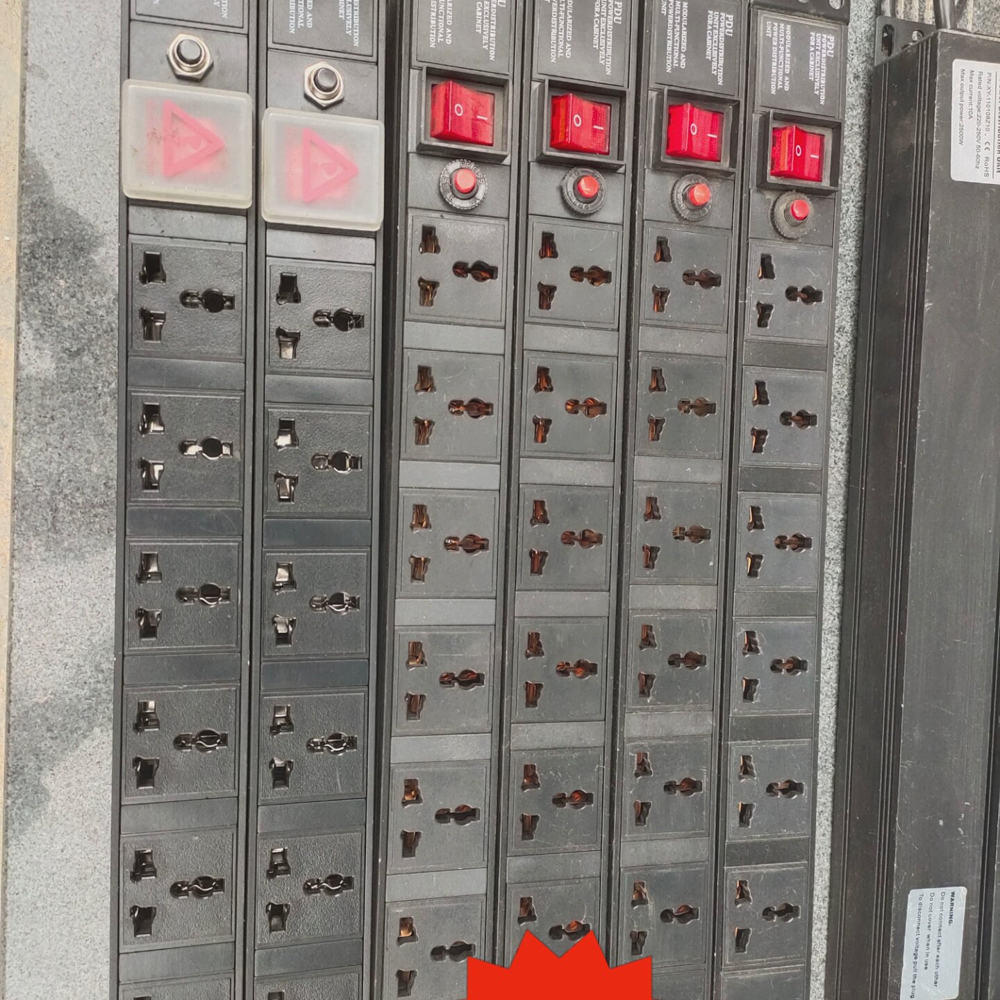 寻《PDU6位插板进口正品PDU铝合金工业6位插板220250